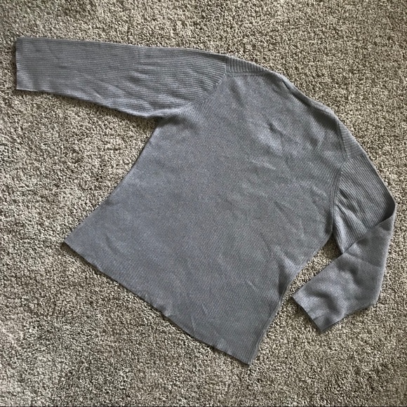 EUC First Issue/Liz Claiborne Gray Henley Top, L - Picture 3 of 5